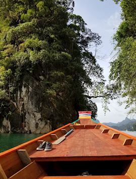 Cruising around 'Little Guilin' in Cheow Larn Lake